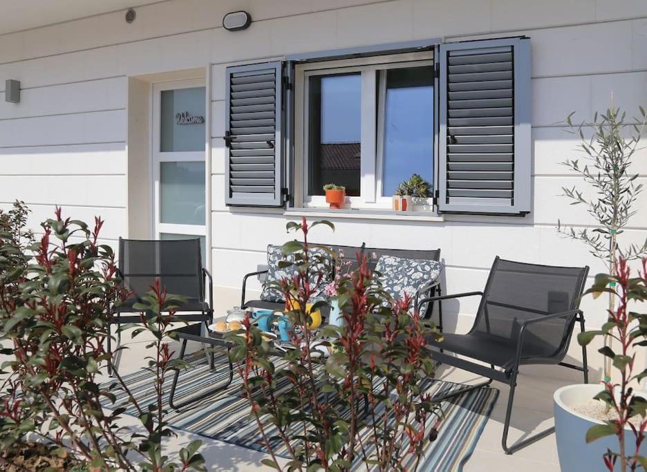 Studio Apartman Karlita สลาโน ภายนอก รูปภาพ